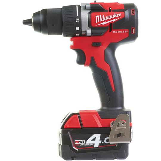Milwaukee M18 CBLDD-402C Porakone-ruuvinväännin sis. akun ja laturin
