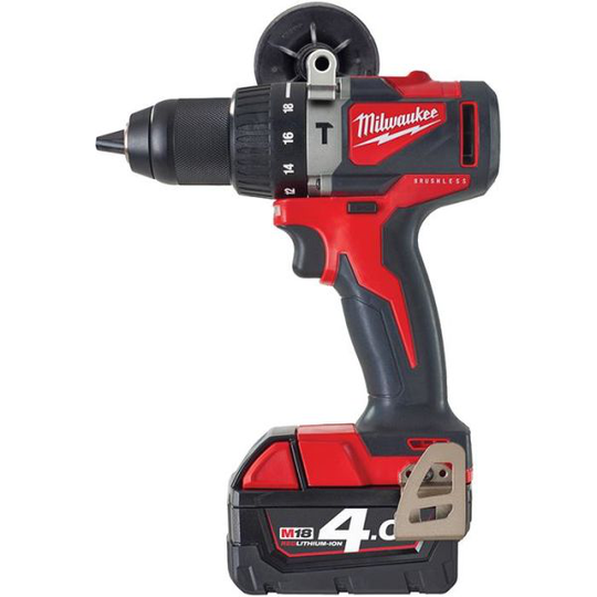 Milwaukee M18 BLPD2-402X Iskuporakone sis. akun ja laturin